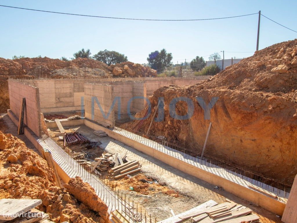 Terreno para Moradia no sítio dos Lombos, Lagoa, Algarve