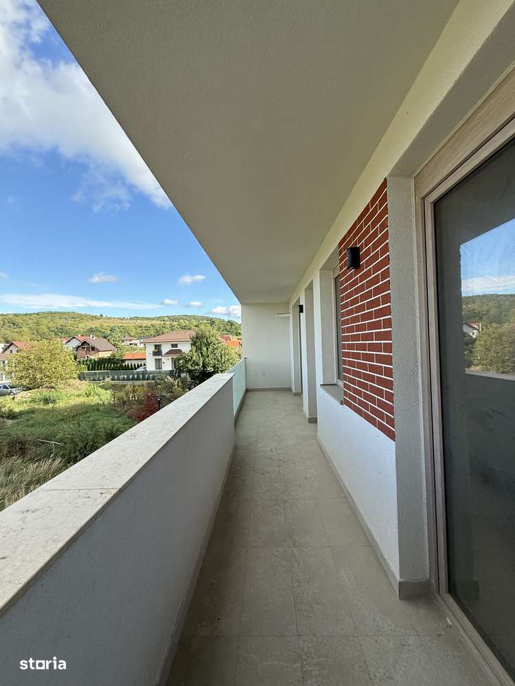 Apartament 3 camere , terasa generoasa și parcare subterană-16