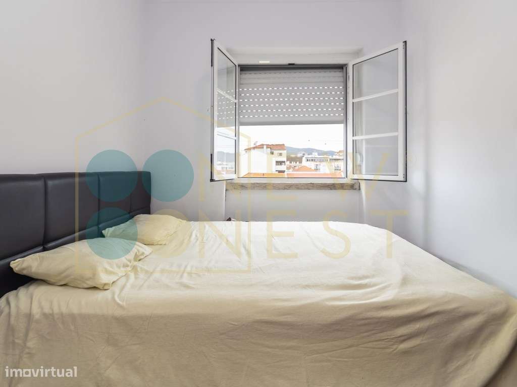 Apartamento T2+1 com excelente luz natural, varanda e logradouro co...-16