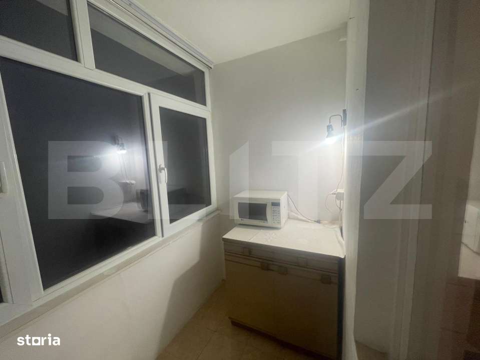 Apartament 3 camere, 70 mp si balcon inchis-10