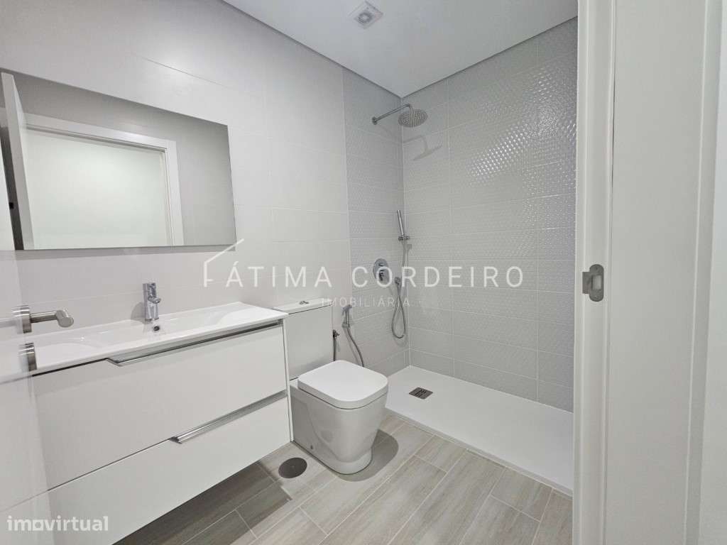 Excelente Moradia T3 em construção, Fernão Ferro.-6