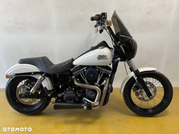 Harley-Davidson Dyna Street Bob - 1