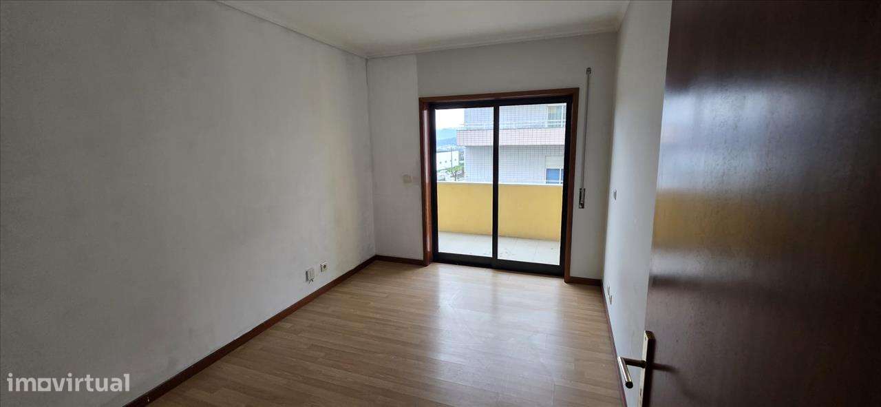Apartamento T1 + Arrecadação Paço de Sousa (Penafiel)-7