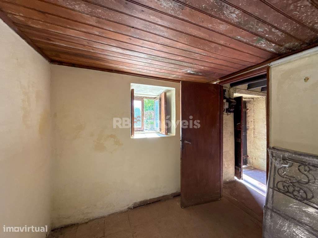 2 Moradias p/ Recuperar c/ Terreno - em Chãos, Ferreira do Zêzere-29