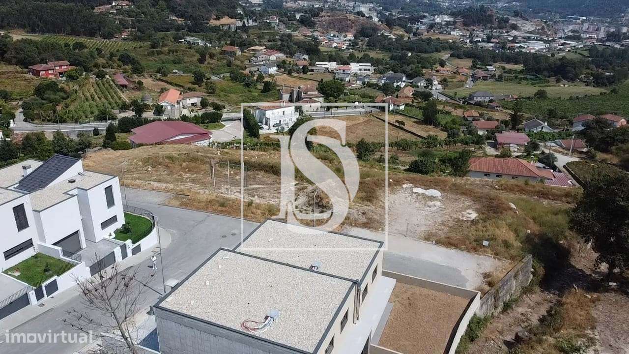 Vivendas T3 em banda situadas em Lanhoso- Póvoa de Lanhoso-23