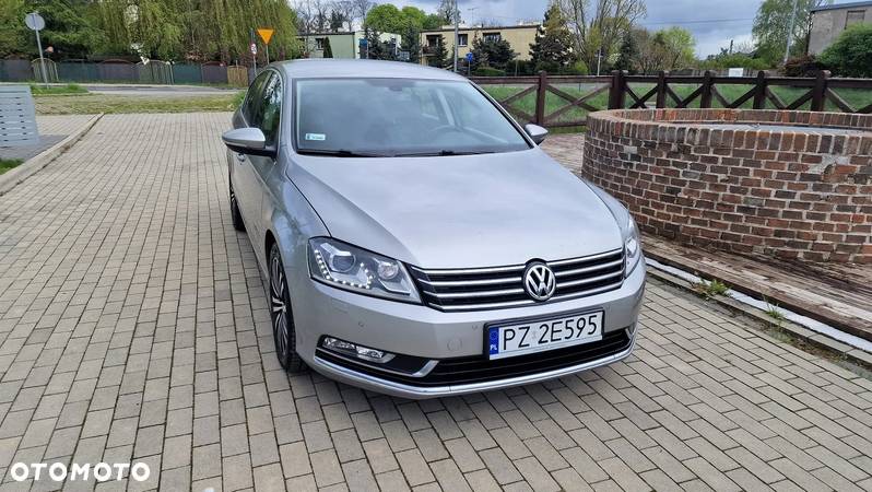 Volkswagen Passat 2.0 TDI Comfortline DSG - 5