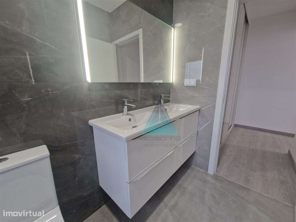 OPORTUNIDADE * * T4 SEIXAL * * REMODELADO * * VISTA RIO-14