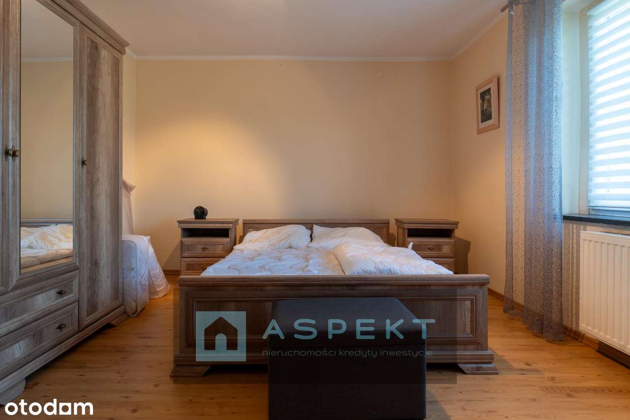 Wolnostojący, jednorodzinny, duża działka-11