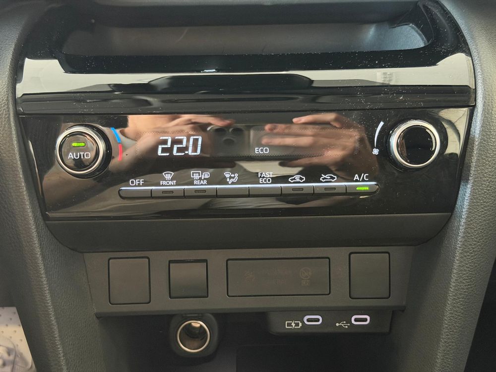 Toyota Yaris HYBRID Comfort Salon Polska BEZWYPADKOWY FV23% Gotówka Leasing