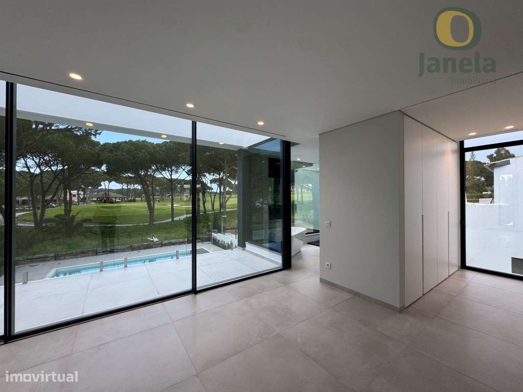 Moradia T4 de Luxo com Piscina, em Primeira Linha de Golfe, Vilamoura-29