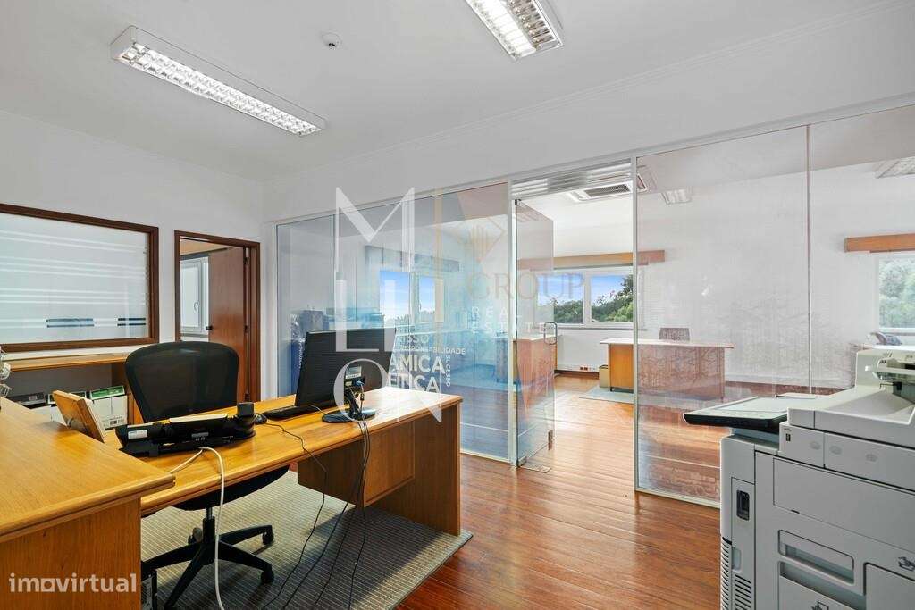 Oportunidade de Investimento Industrial - lote 7.290 m2 com 1.595 m2 d-17