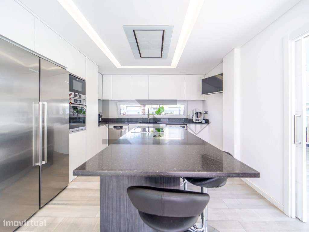 Moradia T4 Smart Home com Piscina, para Venda na Aroeira, Charneca ...-28