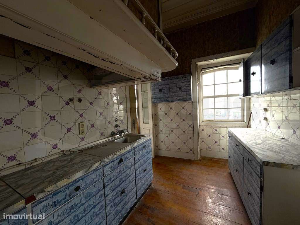 Prédio Histórico para Reabilitação - Localização Premium em Ílhavo - Grande imagem: 5/25