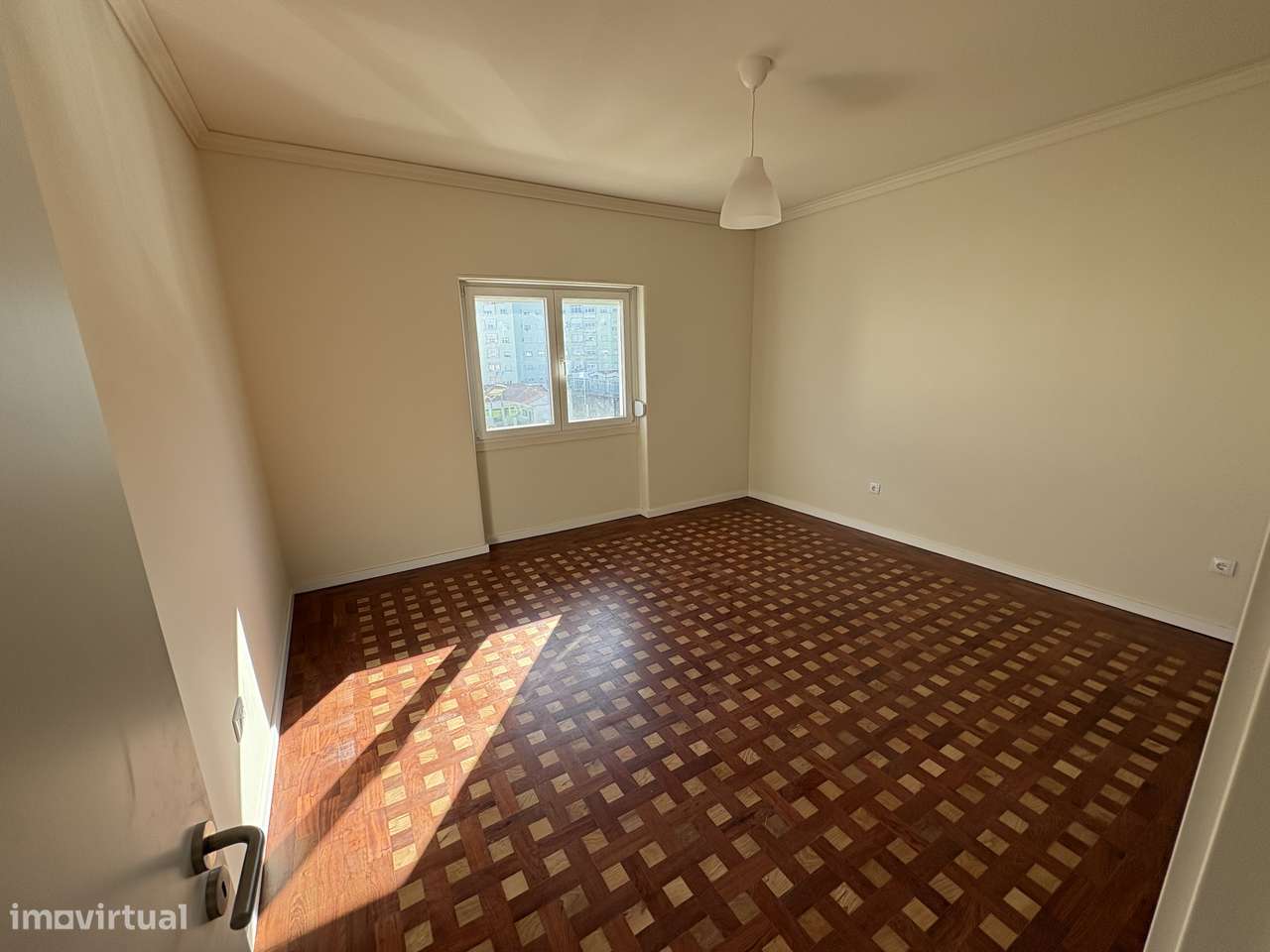 T3 com terraço de 40m2 no metro da pontinha - Grande imagem: 4/17