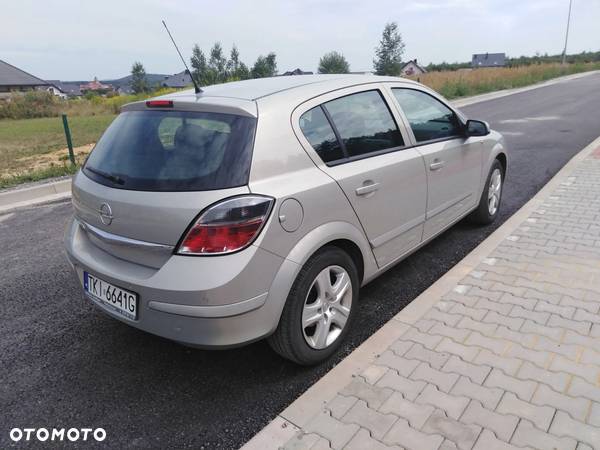 Opel Astra 1.6 Exklusiv - 9