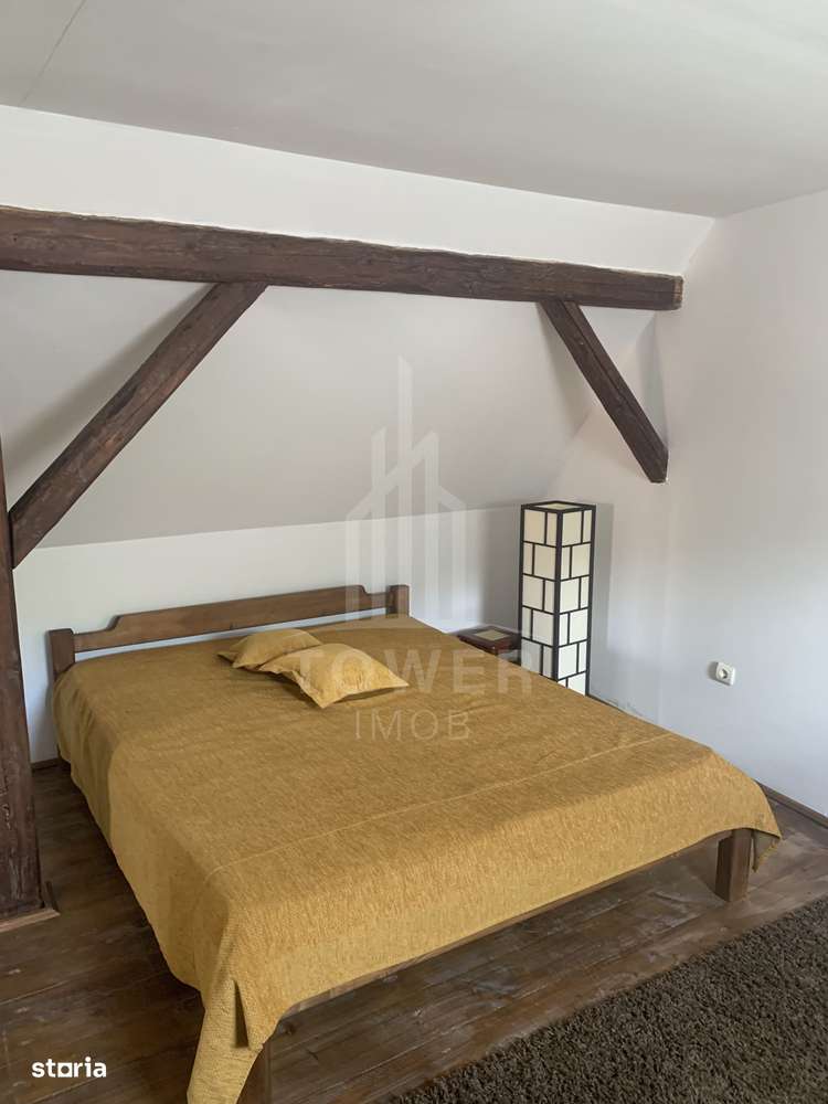 Casă în centrul Cisnădioarei cu 243mp de locuit și teren de 936mp - Imagine principală: 3/20