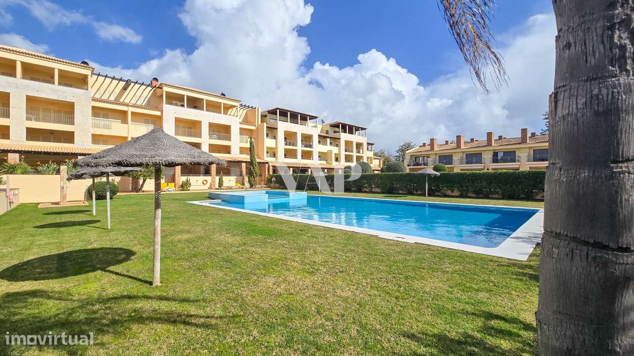 Apartamento T2 Mobilado Condominio Privado Com Piscina Em Vilamoura