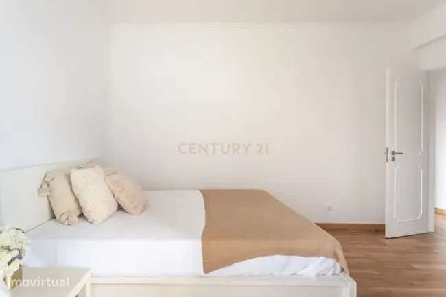 APARTAMENTO | 2 Quartos | 1 Casa de Banho | Renovado | Arrecadação | �-23