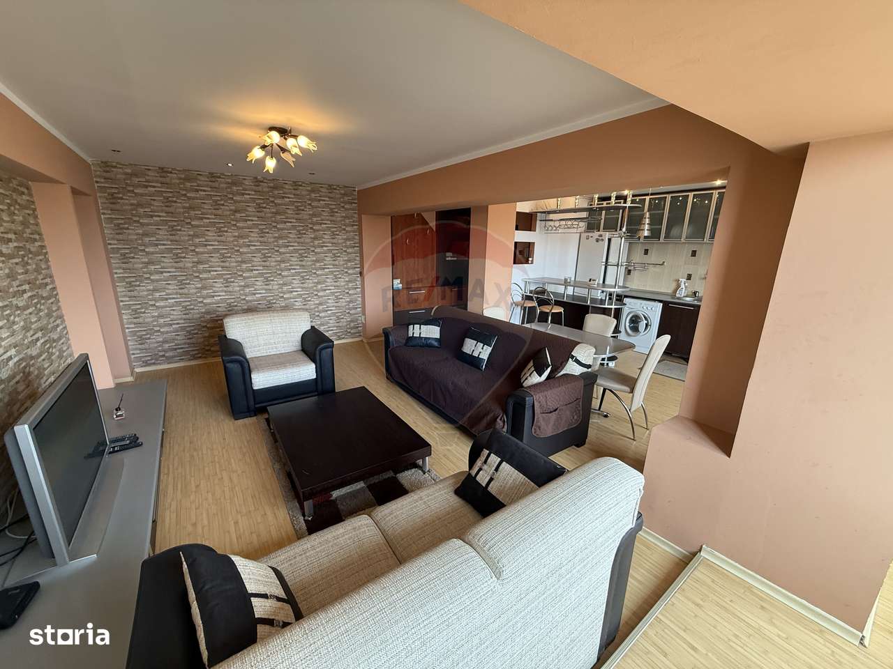 2 decomandate, Mc Donald's, centrala, aer conditionat - Imagine principală: 2/9