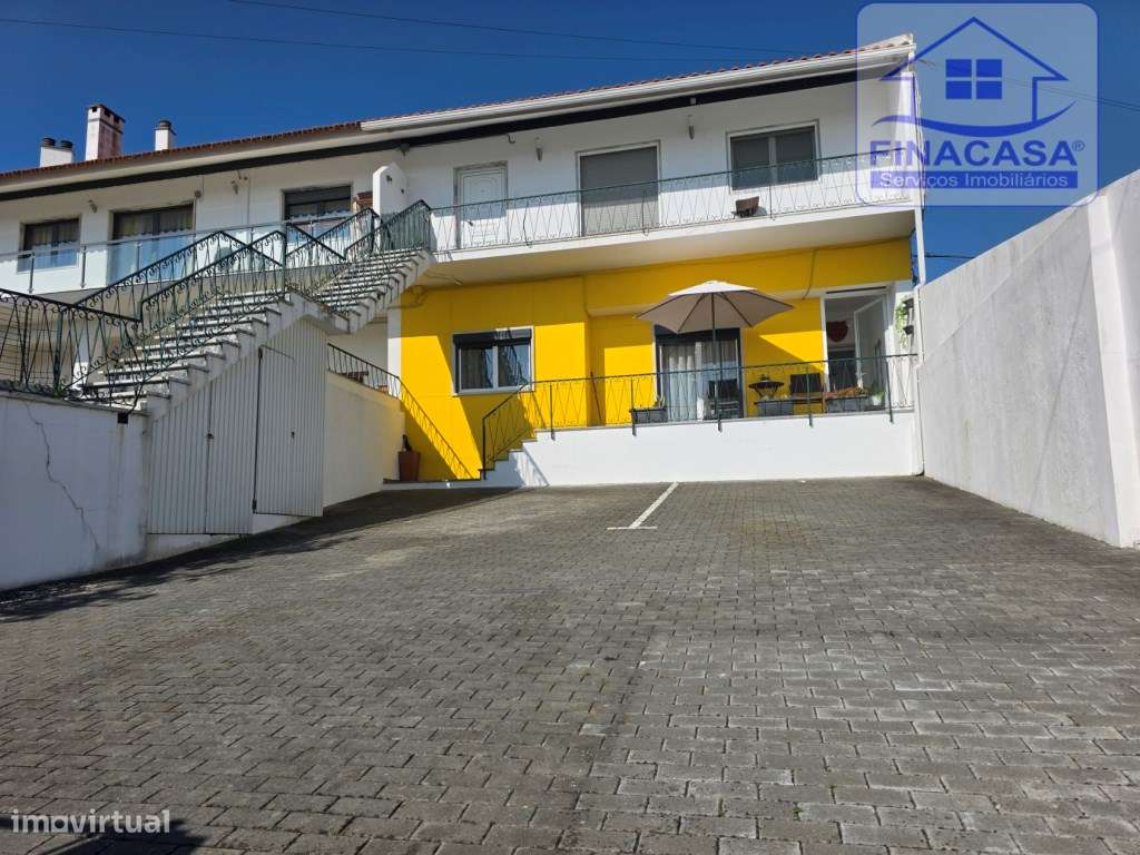 EXCLUSIVO - Excelente andar de moradia T2 todo remodelado com terra... - Grande imagem: 2/37