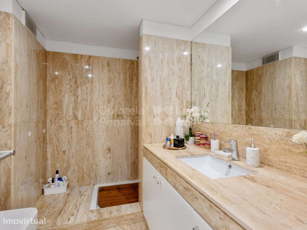 Apartamento T4 em condomínio de luxo privado na Lapa-23