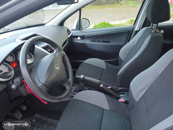 Peugeot 207 1.4 16V Trendy - 8