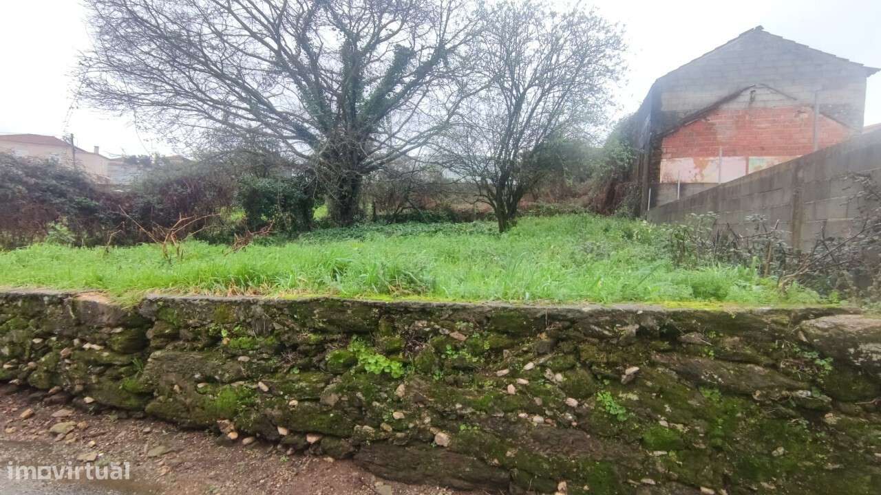 Terreno urbano em São João da Madeira-5