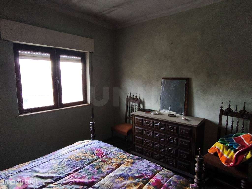 Oportunidade absolutamente imperdível - Moradia com parte renovada ...-19