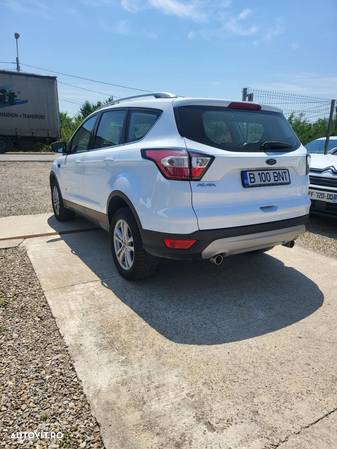 Ford Kuga - 4