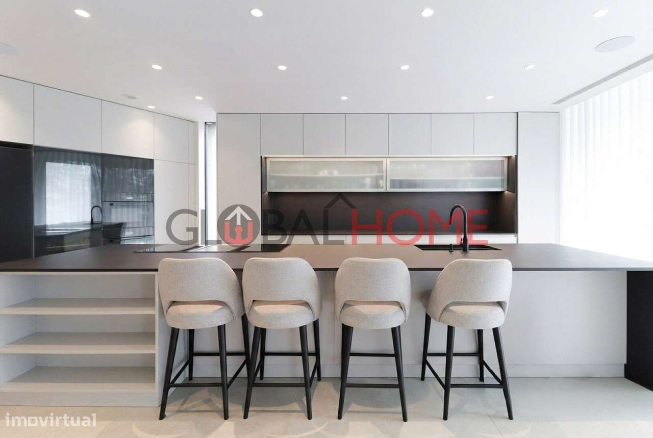 Moradia T5 com piscina na Quinta das Luzes-13