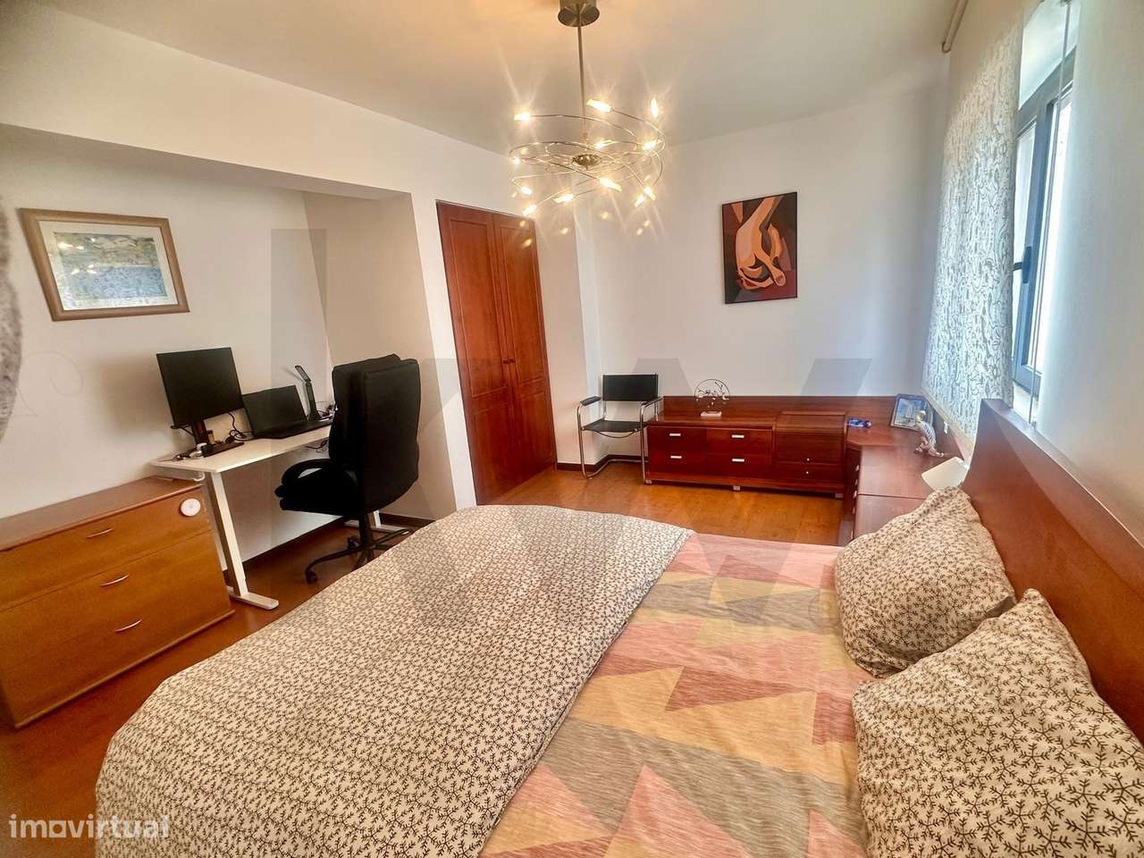 T4 no Último Piso com Terraço de 100m2 e Vista Panorâmica Deslumbrante-37