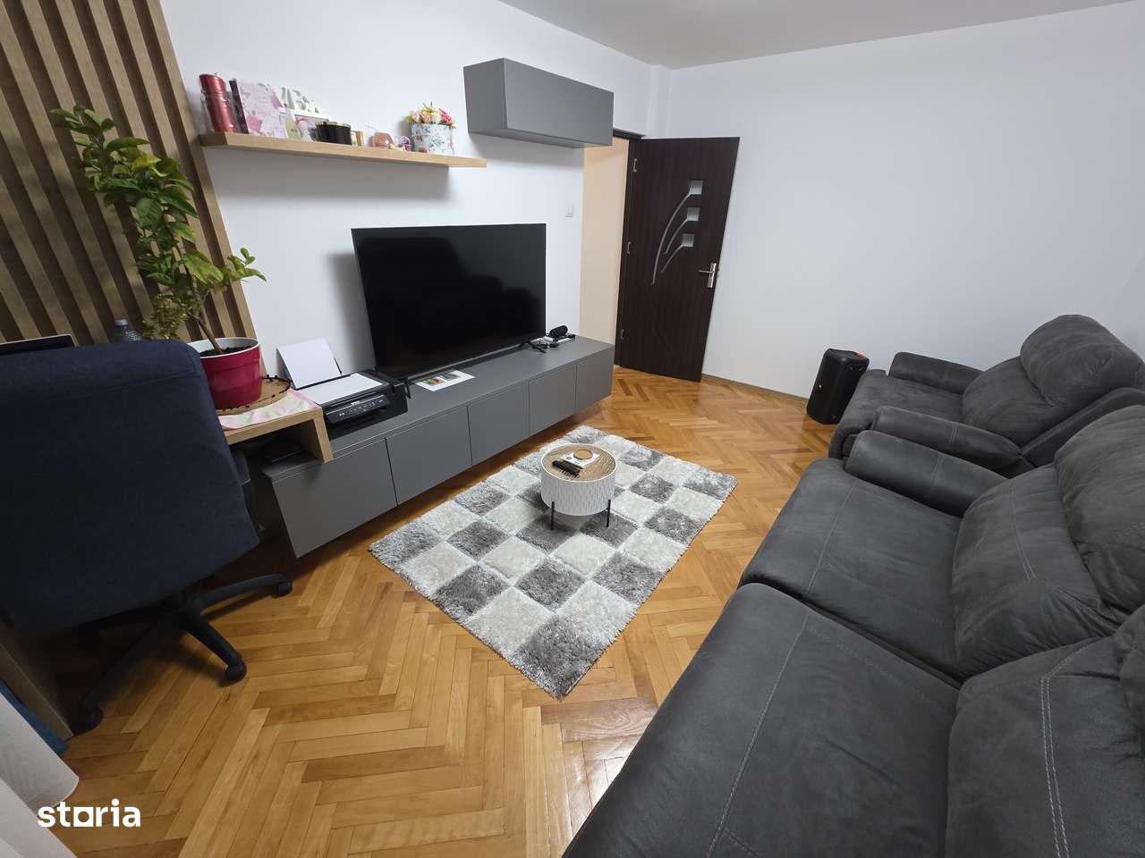 Vand apartament 3 camere zona Tractorul cu loc de parcare-4