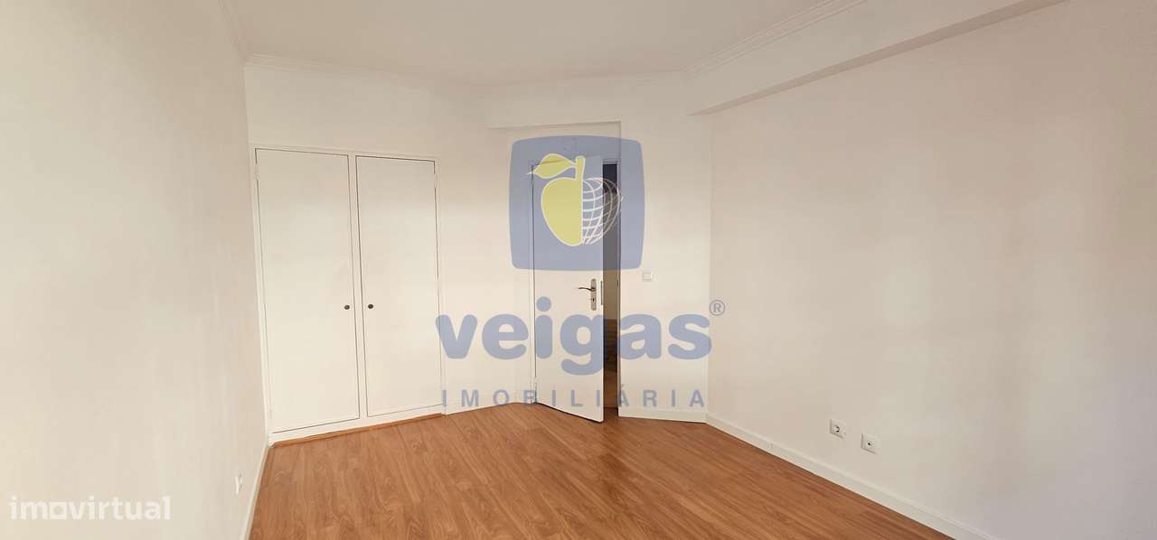 Apartamento T2 transf. em T3 Tapada das Mercês-18