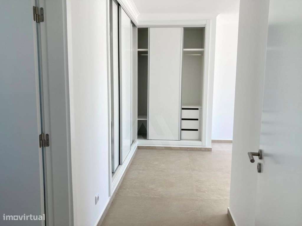 Moradia T3 com piscina junto ao centro das Caldas da Rainha-19