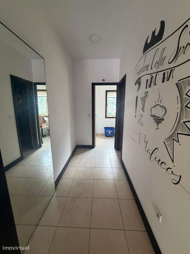 LOJA EM SÃO PEDRO DA COVA - Grande imagem: 5/12