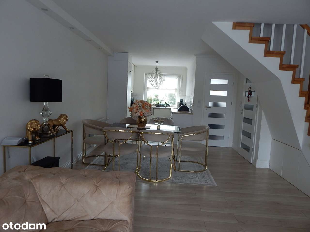 nieduży dom w ciekawym miejscu-11