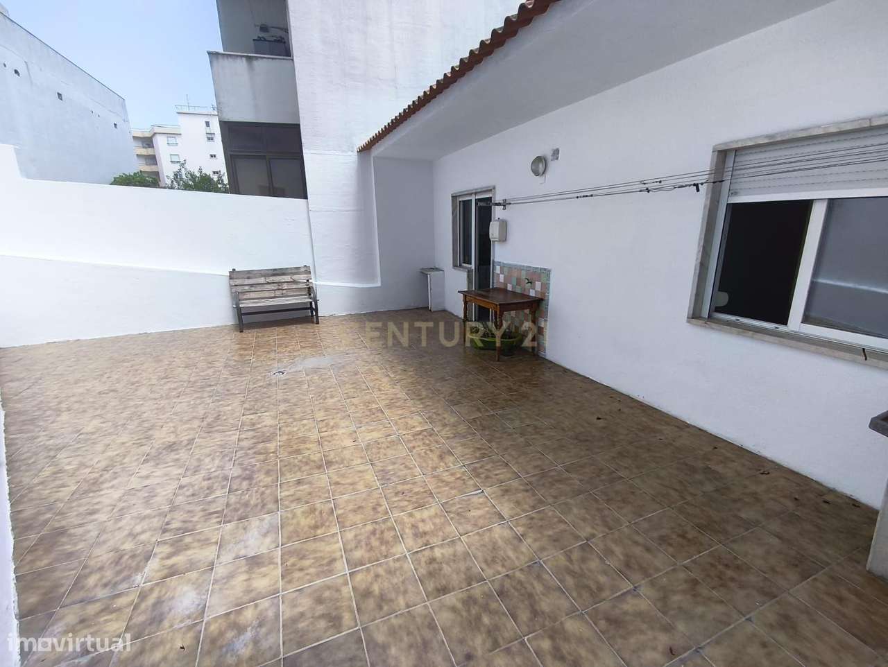Moradia T2  |  Terraço  |  Com loja ou garagem-10