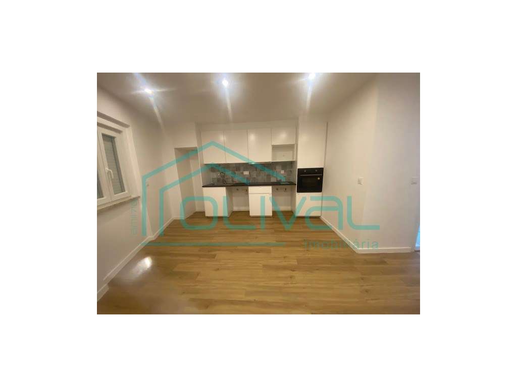 Apartamento T2 à venda em Póvoa de Santa Iria e Forte da Casa-3