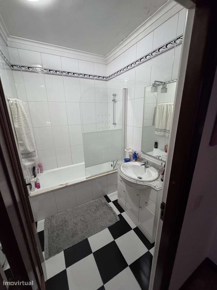 T2 com varanda, garagem e elevador em Vila Nova de Famalicão - Grande imagem: 4/10