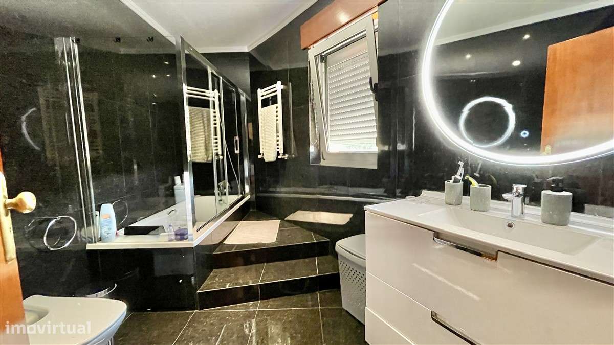 Moradia T4-Póvoa de Varzim-Centro-Acessos-2 Garagens Fechadas-14