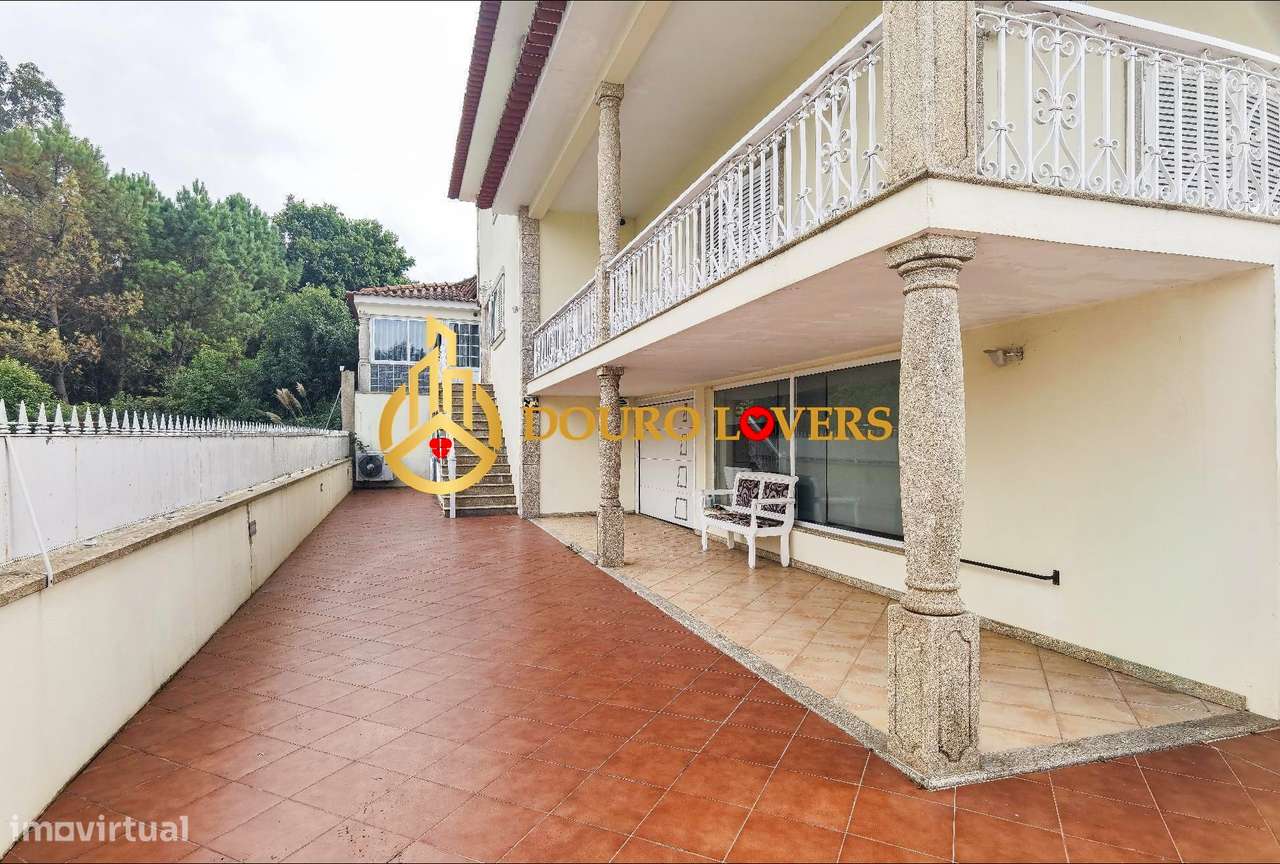 Moradia T4 com Piscina e Jardim em Ferreira - Paços de Ferreira-34