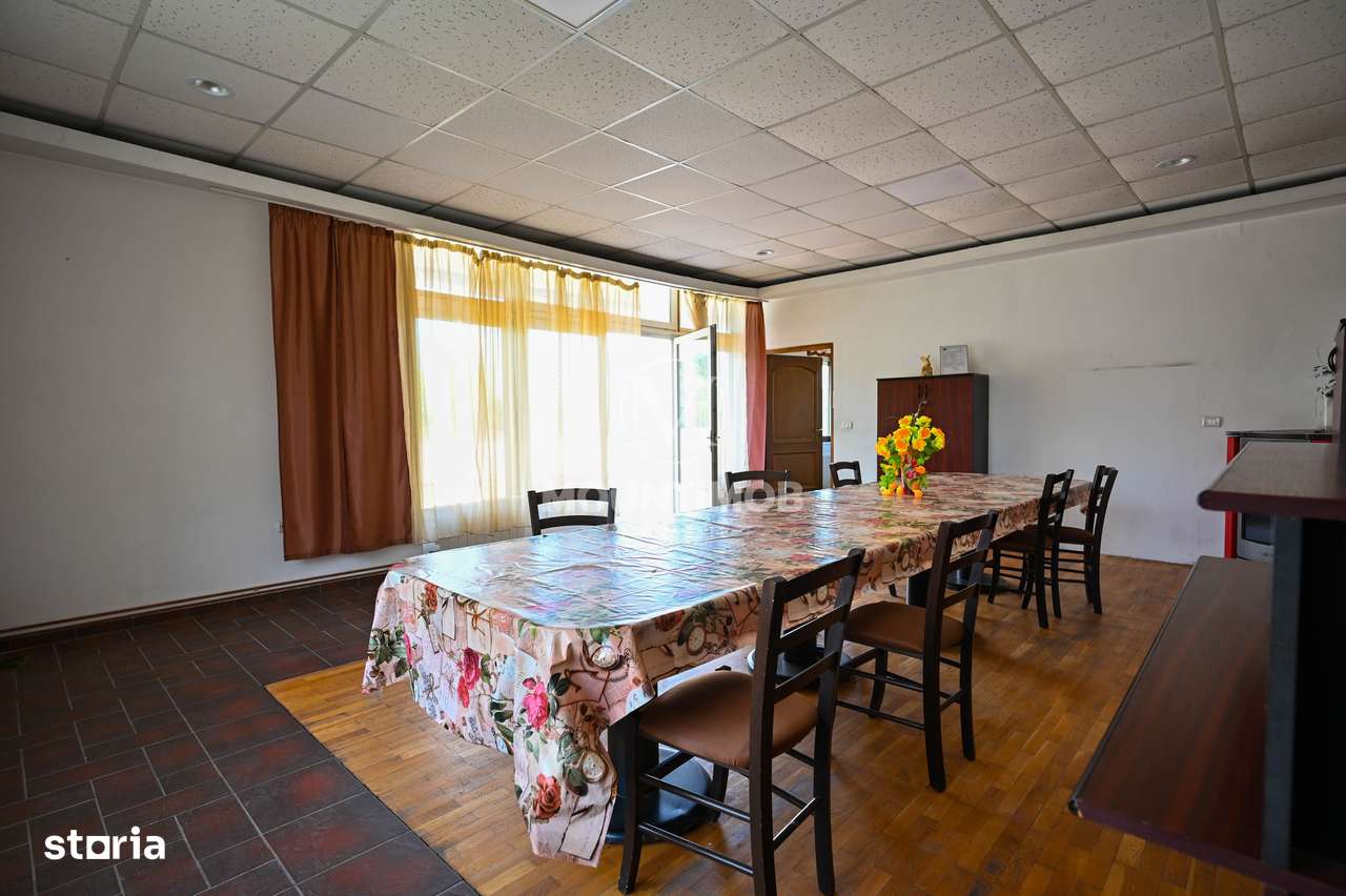 Oază de liniste cu potential comercial, vila moderna în Rasnov-14