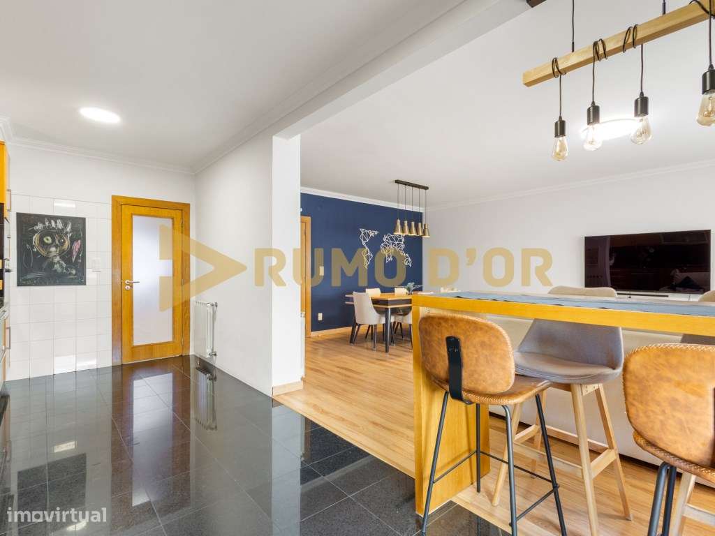 Exclusivo T3 em Condomínio Privado no Carregado com Terraço, Varand...-7