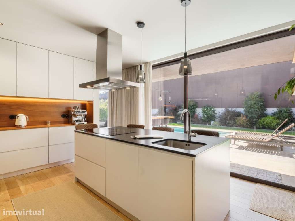 Moradia Exclusiva V4 com Piscina aquecida-22