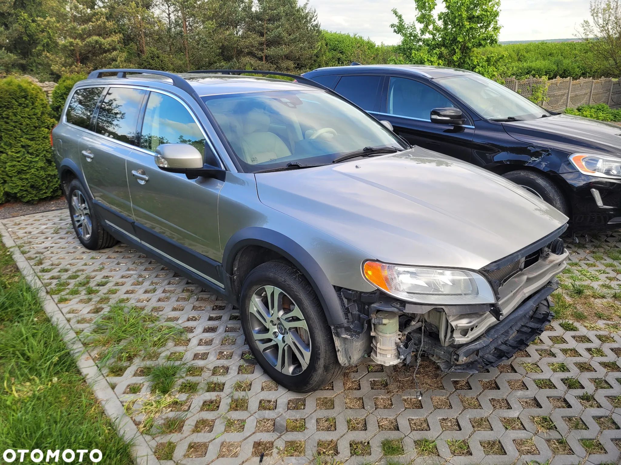 Volvo XC 70 3.2 AWD Momentum - 1