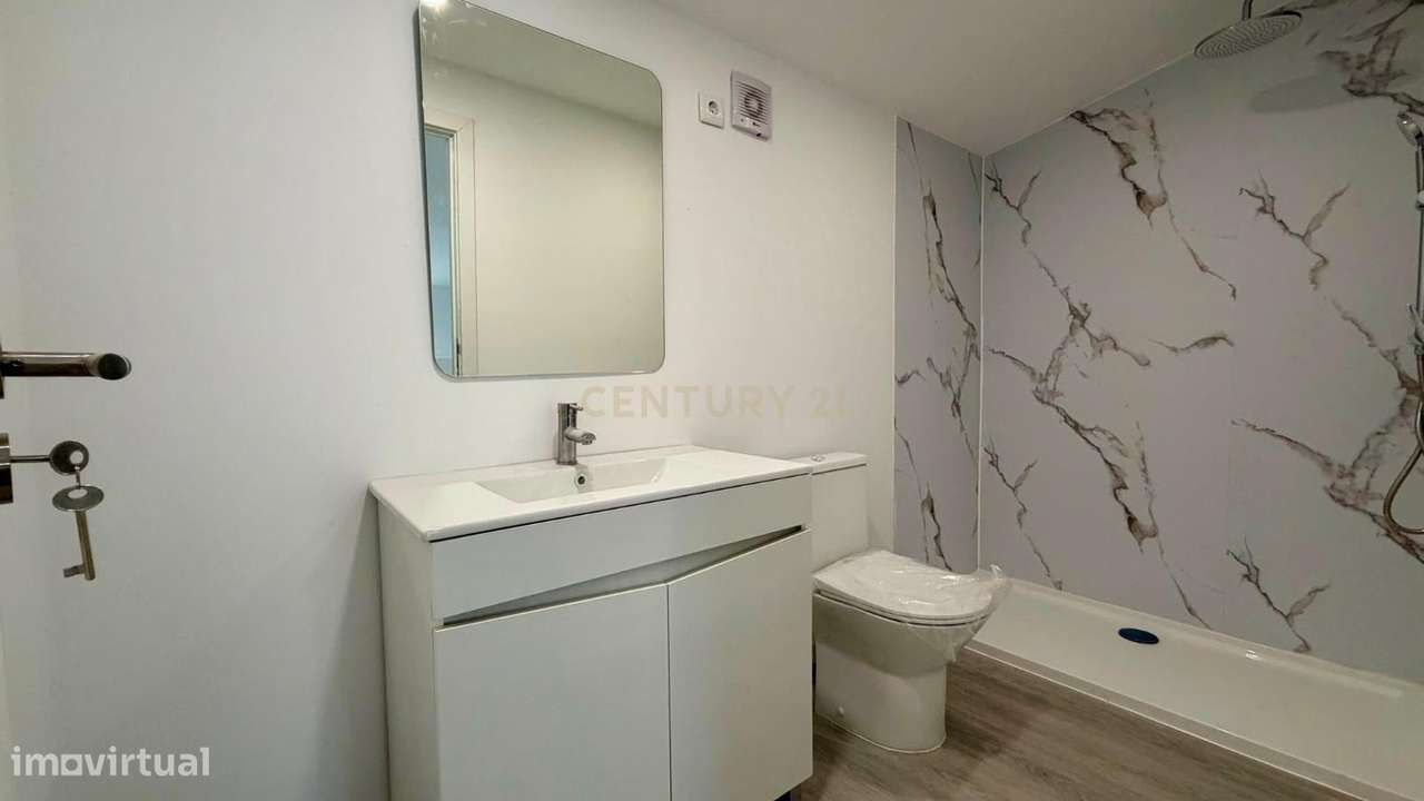 Moradia T2+1 Totalmente Renovada em Montemor-o-Velho-10
