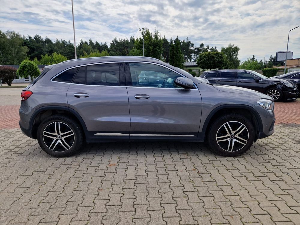 Mercedes-Benz GLA 200 Progressive 2022