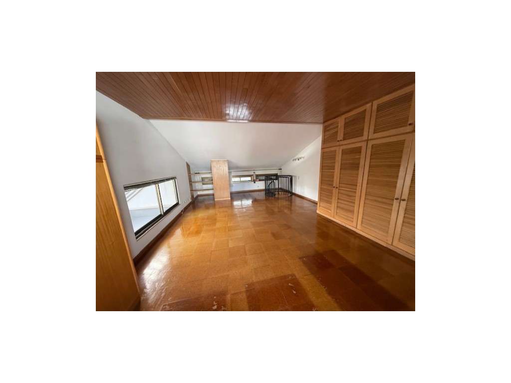 Moradia V3 na Senhora da Hora - Localização Premium!-26