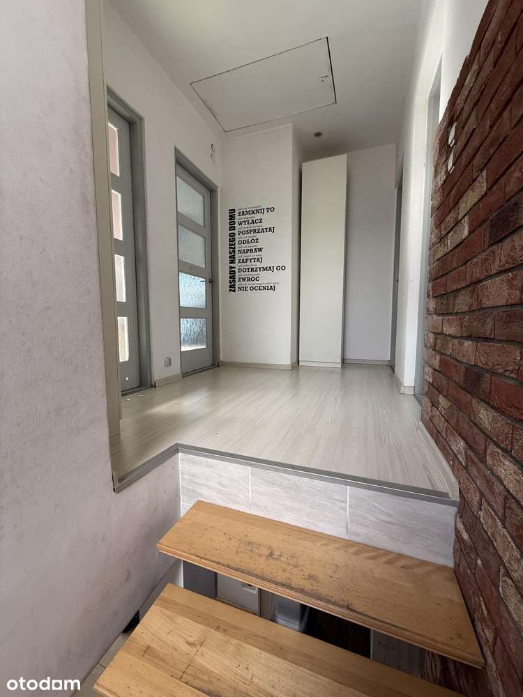 Dom z klimatem na wyjątkowo prywatnej działce z dużym osobnym garażem-18