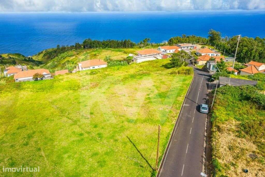 Terreno Plano com Vista Mar, Ponta do Pargo, Calheta. - Grande imagem: 4/14